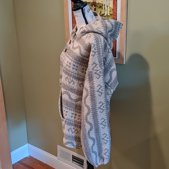 Pullover - One of a Kind - Picture 3 of 6